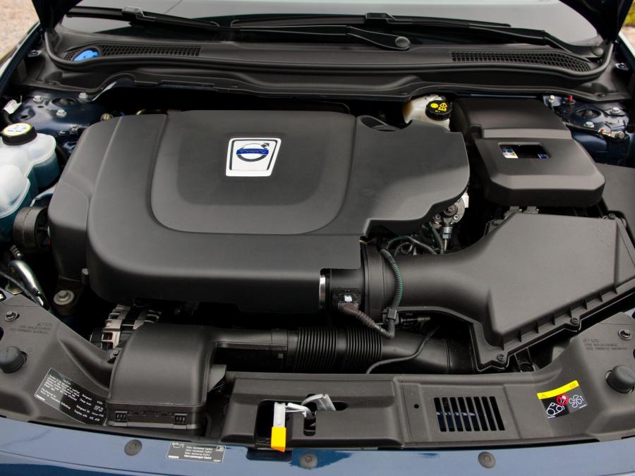 Volvo C70 D3 2010 года  (фото 2 из 10)